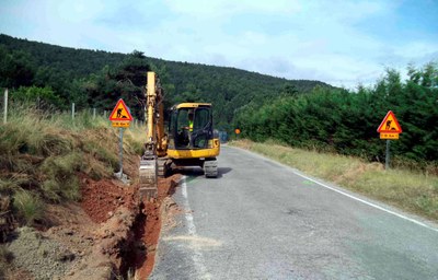 Obres a la carretera C-462, al tram entre Cerc i Adraén (Foto: Territori / arxiu)