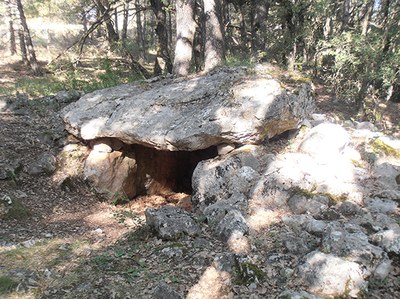 Dolmen de Colomera, a la vall de Cabó