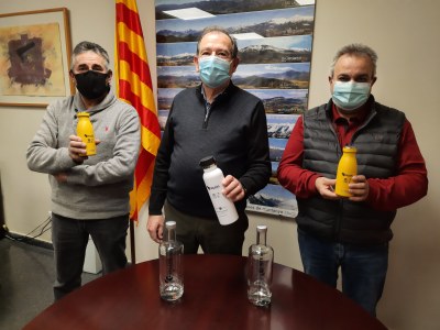 Presentació dels nous recipients d'aigua per a treballadors del Consell Comarcal del Pallars Jussà