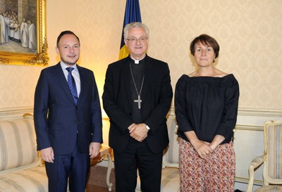 Trobada al Palau Episcopal entre Xavier Espot, Joan-Enric Vives i Roser Suñé (Foto: Govern d'Andorra)