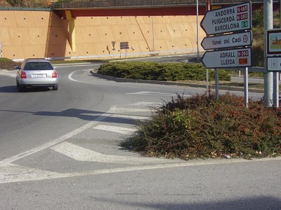 La carretera N-260 a la rotonda d’Andorra, a la Seu