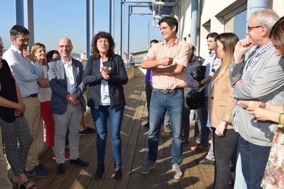 Inauguració de la terrassa elaborada amb fusta de Pallerols (Foto: Gencat)