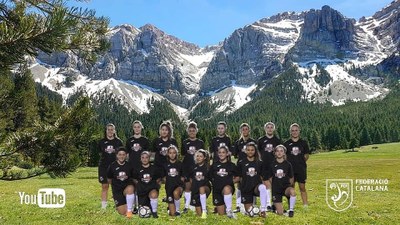 Imatge promocional de l'equip femení del Futbol Club Pirineus (Futpro Academy)