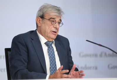 Roda de premsa de Ladislau Baró per explicar el canvi en el Codi Penal per eximir les dones que decideixin avortar (Foto: Govern d'Andorra)