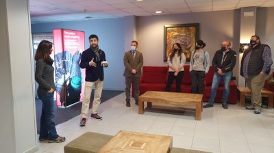 Jordi Puigneró, a la inauguració de l'exposició 'Tots podem ajudar el gall fer', a Port Ainé (Foto: Govern)