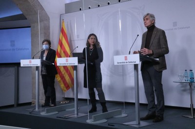 La secretària de Salut Pública, Carmen Cabezas, la portaveu del Govern, Patrícia Plaja, i el conseller de Salut, Josep Maria Argimon (Foto: ACN)