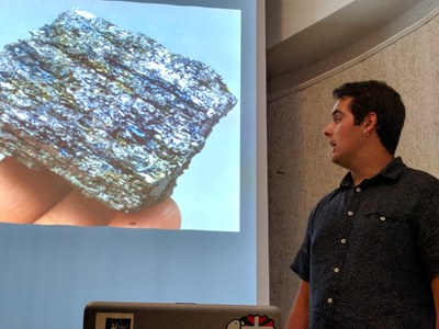 Albert Vendrell presenta el seu treball de recerca sobre energia solar a la Cerdanya (Foto: GRC)
