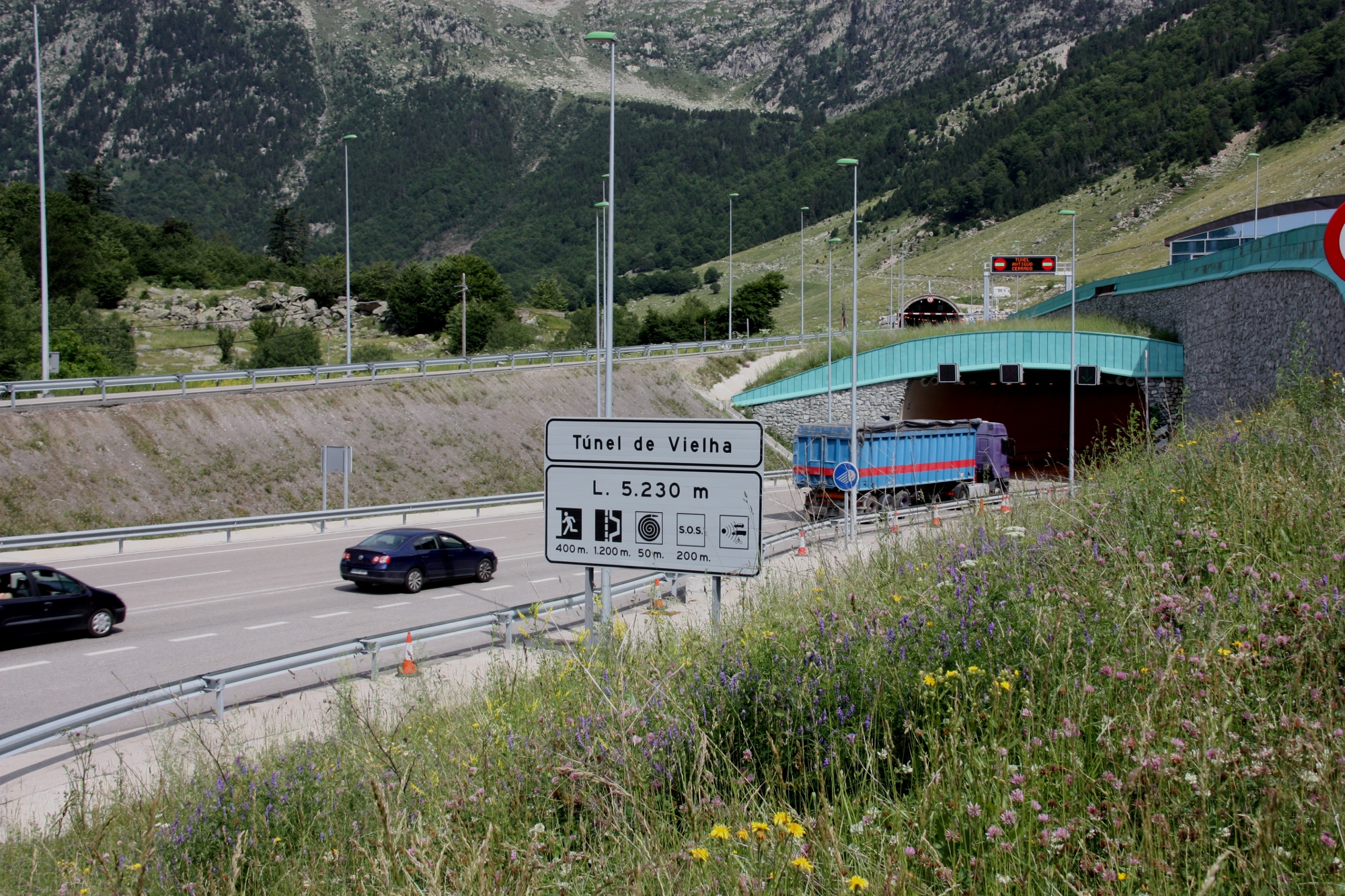 El Ministeri de Transports fa un simulacre d'incendi al túnel de Vielha ...
