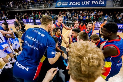 El MoraBanc Andorra celebra la classificació per als 'play-off' (Foto: BC Andorra)