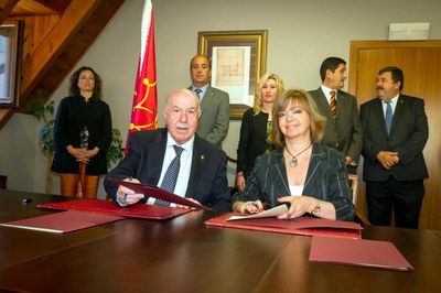 Signatura del nou acord de finançament entre la Generalitat i el Conselh Generau d'Aran (Foto: Gorka Martínez/ACN)