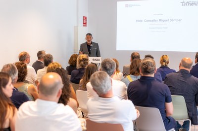 El conseller d’Empresa i Treball, Miquel Sàmper, ha presentat el nou Pacte Nacional per a la Indústria, a Puigcerdà (Foto: Gencat)
