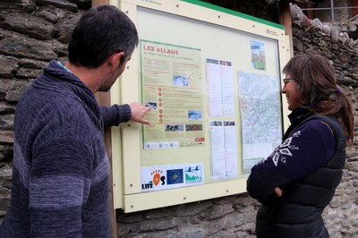 Cartell informatiu sobre el perill d'allaus al PN Alt Pirineu (Foto: ACN)