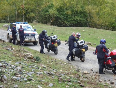 Controls a motoristes a la Vall de Bonabé (Foto: Mossos d'Esquadra)