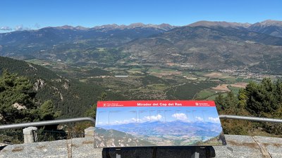 El mirador del Cap del Ras, a Bellver de Cerdanya, amb la Batllia i el Baridà al fons (Foto: ACN)
