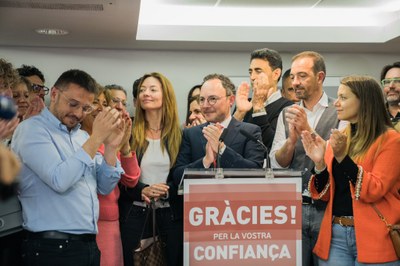 Xavier Espot celebra amb els companys de partit la majoria absoluta de DA a les eleccions generals d'Andorra (Foto: DA)