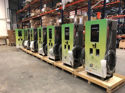 Carregadors elèctrics a punt per ser repartits per diversos municipis de la demarcació de Lleida (Foto: DdL)