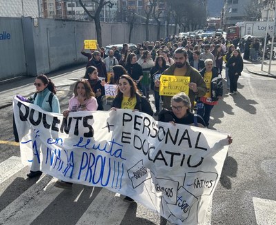 Manifestació de docents i professionals educatius a la Seu d'Urgell