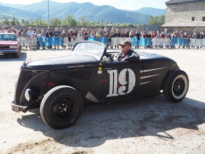 Un dels vehicles participants a la Chrono Race del Pine Peaks 2025, a la Seu d'Urgell