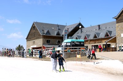 Esquiadors a Port Ainé aquest dilluns, últim dia de la temporada (Foto: ACN)