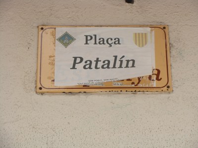 Plaça Patalín - Cartell tapat