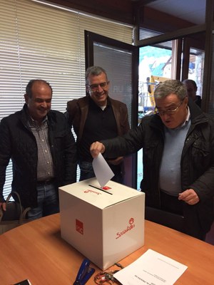Juan Antonio Serrano, Paco Boya i Àngel Ros, en la votació de les primàries del PSC