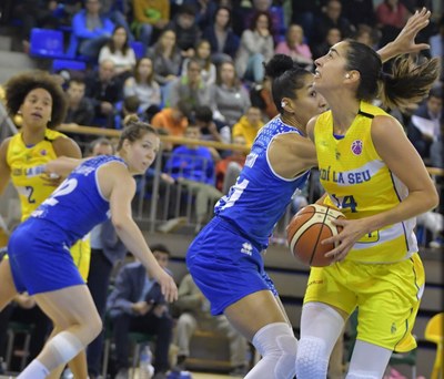 Georgina Bahi, en el partit Cadí La Seu-Basket Landes (Foto: Agustí Peña)