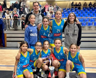 El Sedis Mapisa, subcampió femení del Torneig de Nadal de la Seu (Foto: Sedis Bàsquet)
