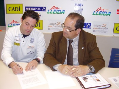 Lapeña i Ferraz signen el contracte