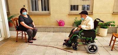 Visites de familiars a la Llar de Sant Josep (Foto: Montserrat Bonet)