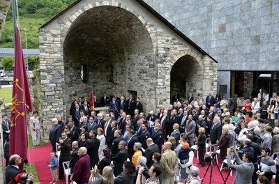 L'acte institucional de la Hèsta d'Aran a les ruines del santuari de Mijaran (Foto: ACN)