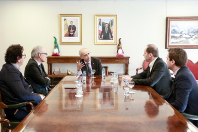 Christian Prudhomme conversa amb Antoni Martí, a Andorra la Vella (Foto: Govern d'Andorra)