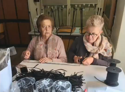Elaboració de mascaretes solidàries (Imatge: Aj. Oliana)