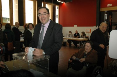 Eleccions 25N Josep Cosconera votant