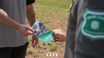 Campanya informativa i de sensibilització dels Agents Rurals per evitar l'ús de verins (Foto: Agents Rurals)