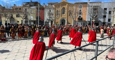 Els Armats de la Seu desfilen a la trobada celebrada a Banyoles