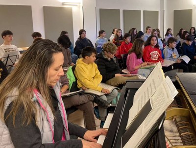 Trobada dels cors del Conservatori de Música dels Pirineus, a Berga, per preparar el concert conjunt a la Seu d'Urgell (Foto: CMP)