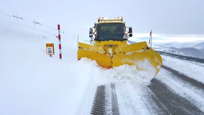 Màquina llevaneu durant una actuació a Castellar de n'Hug (Foto: Territori i Sostenibilitat)