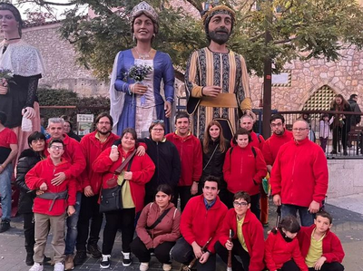 La Colla de Geganters i Grallers de la Seu, en una de les sortides d'enguany (Foto: Geganters La Seu)