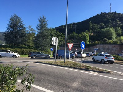 La carretera N-260 a la rotonda d'Andorra, a la Seu d'Urgell (Foto: arxiu)