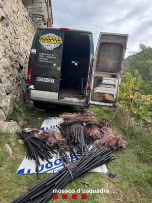 Robatori de cable telefònic al Pont de Bar (Foto: Mossos d'Esquadra)