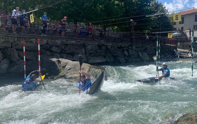 Miquel Travé, David Llorente i Joan Crespo, a la prova de patrulles K1M de l'Europeu d'eslàlom, a Ivrea (Foto: RFEP)