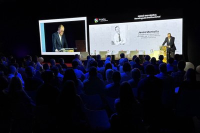 Inauguració de les Jornades per a l'Excel·lència per part del president de l'esdeveniment, Jesús Montoliu (Foto: ACN)