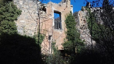 Vista parcial del despoblat de Tost en l’actualitat.