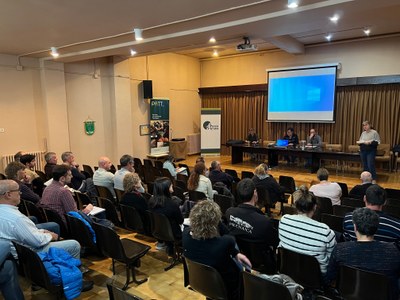 Jornada d'anàlisi de la situació del sector lleter, a l'Escola Agrària del Pirineu (Foto: ACN)