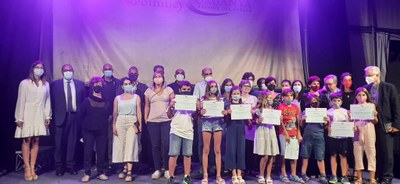 Foto de família dels guardonats als Premis Homilies 2021 (Aj. d'Organyà)