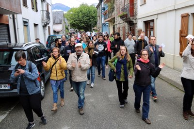 Veïns de Les es manifesten aquest 1-O (Foto: ACN)