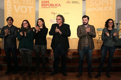 Gabriel Rufián, Joan Tardà i Marta Rovira saluden a l'inici de l'acte a la Seu (Foto: ACN)