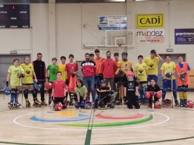 Entrenament conjunt de jugadors de base del CHPA Cadí i l'Andorra HC, dins el programa de tecnificació (Foto: CHPA Cadí)