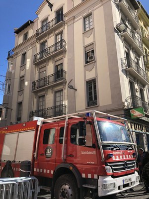 Intervenció dels Bombers per un esfondrament al centre de la Seu