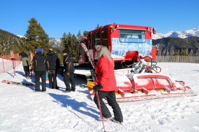Transport d'esquiadors a Espot mitjançant ratracs (Foto: ACN)